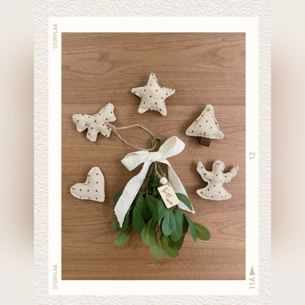 Handmade Neutral Linen Mistletoe ✨